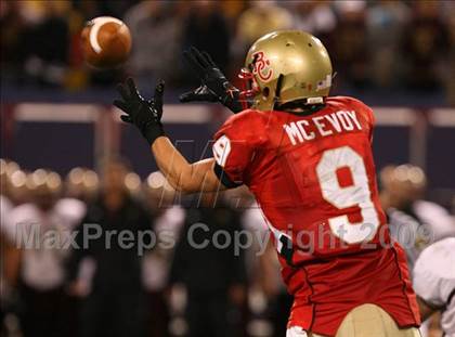 Thumbnail 1 in Bergen Catholic vs. Iona Prep (Kickoff Classic) photogallery.