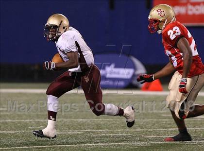 Thumbnail 2 in Bergen Catholic vs. Iona Prep (Kickoff Classic) photogallery.