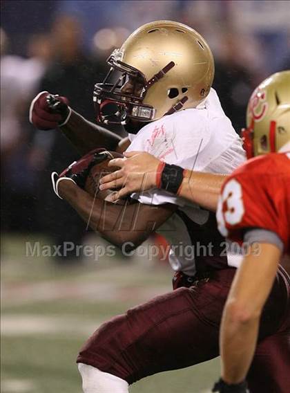 Thumbnail 1 in Bergen Catholic vs. Iona Prep (Kickoff Classic) photogallery.