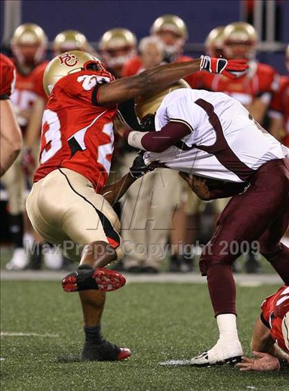 Thumbnail 3 in Bergen Catholic vs. Iona Prep (Kickoff Classic) photogallery.