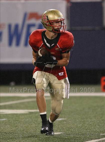 Thumbnail 3 in Bergen Catholic vs. Iona Prep (Kickoff Classic) photogallery.