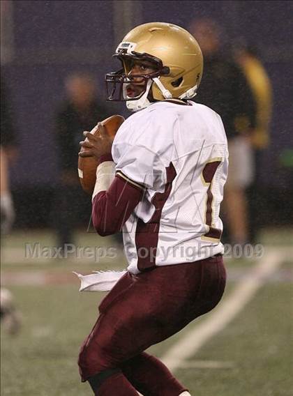 Thumbnail 1 in Bergen Catholic vs. Iona Prep (Kickoff Classic) photogallery.