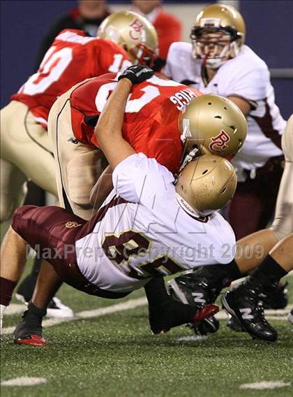 Thumbnail 3 in Bergen Catholic vs. Iona Prep (Kickoff Classic) photogallery.