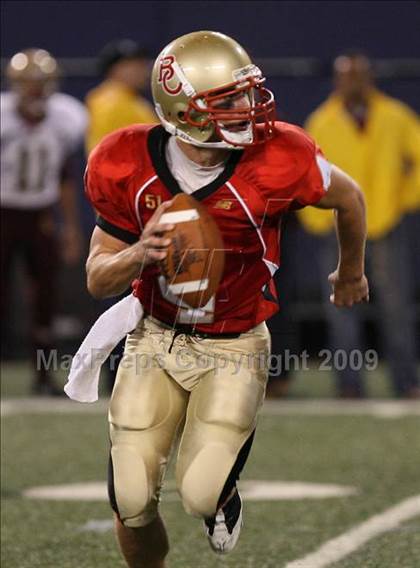 Thumbnail 3 in Bergen Catholic vs. Iona Prep (Kickoff Classic) photogallery.