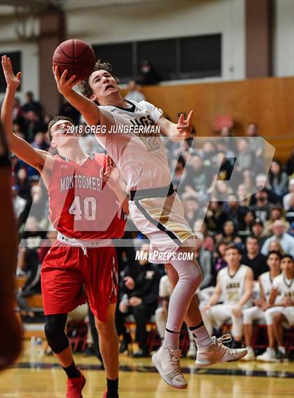 Thumbnail 1 in Windsor vs. Montgomery (North Bay League Final) photogallery.
