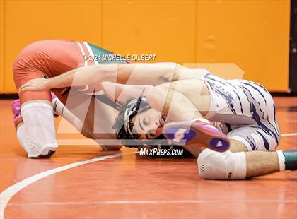 Thumbnail 2 in 56th Akron Holiday Tournament (Quarterfinals) photogallery.