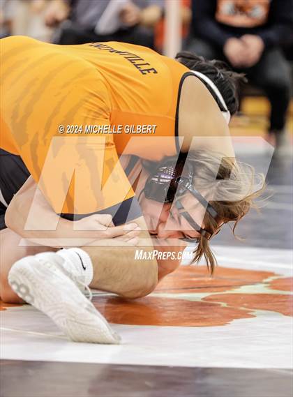 Thumbnail 2 in 56th Akron Holiday Tournament (Quarterfinals) photogallery.