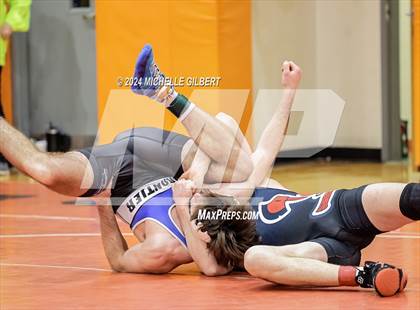 Thumbnail 3 in 56th Akron Holiday Tournament (Quarterfinals) photogallery.