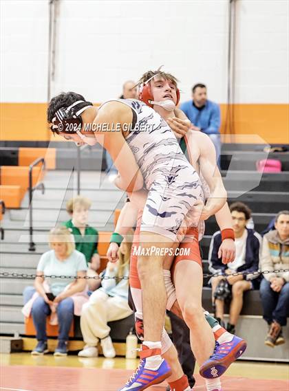 Thumbnail 3 in 56th Akron Holiday Tournament (Quarterfinals) photogallery.