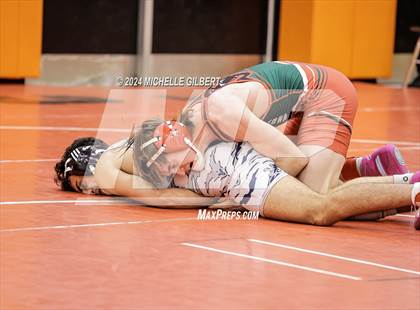 Thumbnail 1 in 56th Akron Holiday Tournament (Quarterfinals) photogallery.
