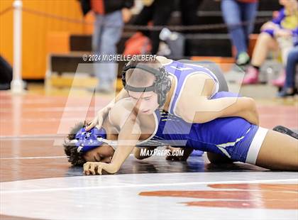Thumbnail 3 in 56th Akron Holiday Tournament (Quarterfinals) photogallery.