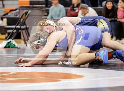 Thumbnail 2 in 56th Akron Holiday Tournament (Quarterfinals) photogallery.