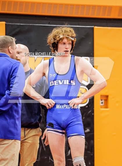 Thumbnail 1 in 56th Akron Holiday Tournament (Quarterfinals) photogallery.