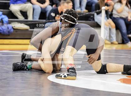 Thumbnail 3 in 56th Akron Holiday Tournament (Quarterfinals) photogallery.