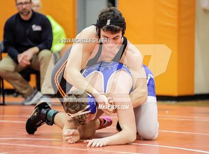 Thumbnail 2 in 56th Akron Holiday Tournament (Quarterfinals) photogallery.