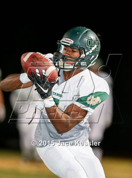 Thumbnail 3 in Palos Verdes vs. Mira Costa (CIF-SS Semifinal) photogallery.