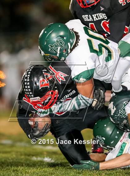 Thumbnail 2 in Palos Verdes vs. Mira Costa (CIF-SS Semifinal) photogallery.