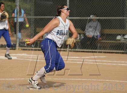Thumbnail 3 in Crescenta Valley @ Burbank photogallery.