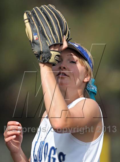 Thumbnail 1 in Crescenta Valley @ Burbank photogallery.