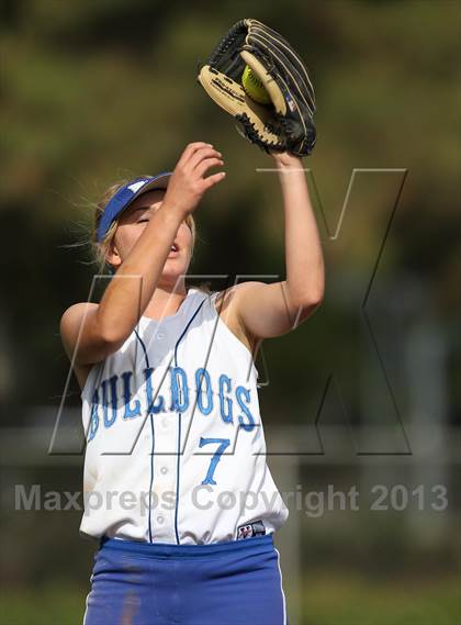 Thumbnail 3 in Crescenta Valley @ Burbank photogallery.