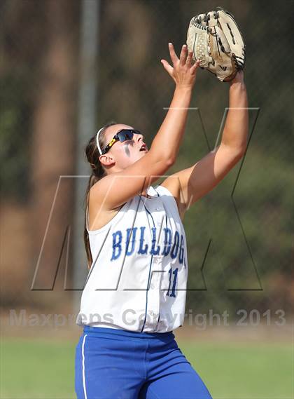 Thumbnail 2 in Crescenta Valley @ Burbank photogallery.