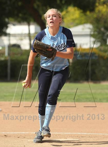 Thumbnail 3 in Crescenta Valley @ Burbank photogallery.