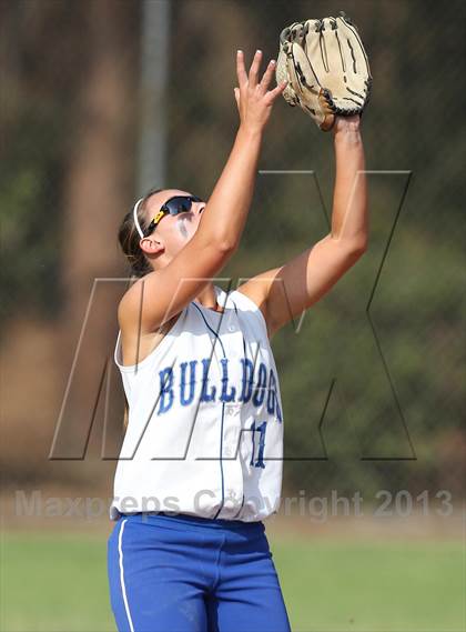 Thumbnail 1 in Crescenta Valley @ Burbank photogallery.