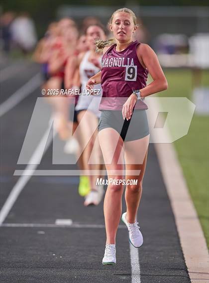 Thumbnail 1 in Dog Pound Invitational (1600 Meter) photogallery.