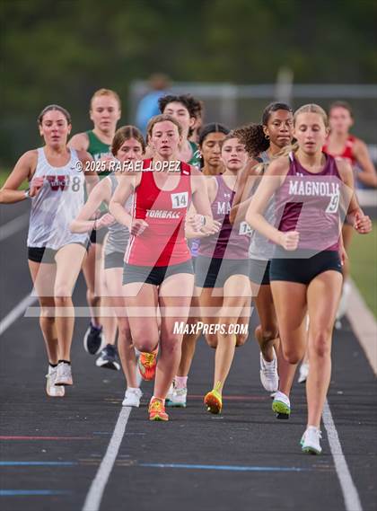Thumbnail 2 in Dog Pound Invitational (1600 Meter) photogallery.
