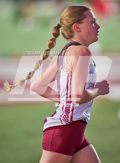 Thumbnail 1 in Dog Pound Invitational (1600 Meter) photogallery.