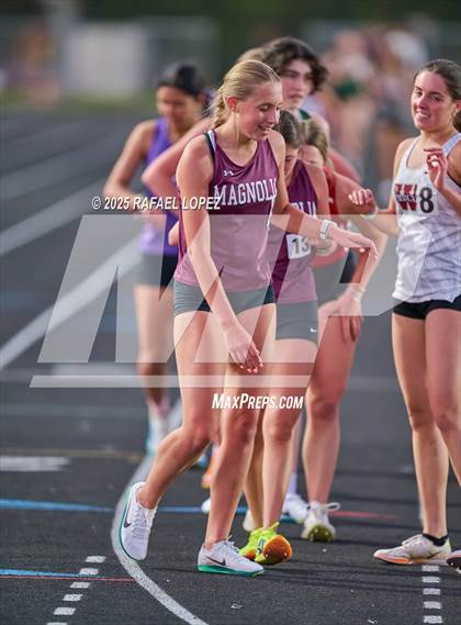 Thumbnail 1 in Dog Pound Invitational (1600 Meter) photogallery.
