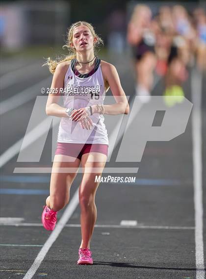 Thumbnail 2 in Dog Pound Invitational (1600 Meter) photogallery.