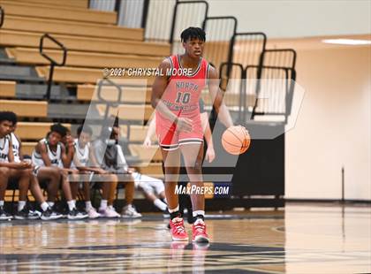 Thumbnail 2 in Langston Hughes vs. North Gwinnett (Lemon Street Classic) photogallery.