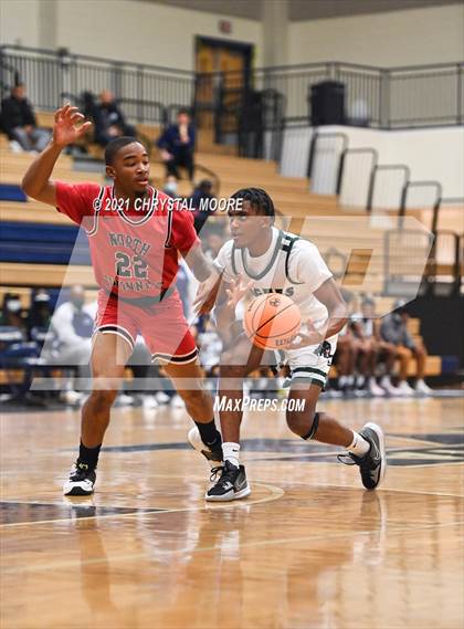 Thumbnail 2 in Langston Hughes vs. North Gwinnett (Lemon Street Classic) photogallery.