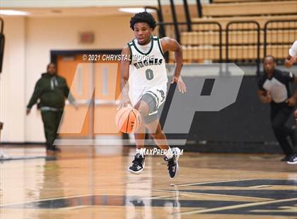 Thumbnail 2 in Langston Hughes vs. North Gwinnett (Lemon Street Classic) photogallery.