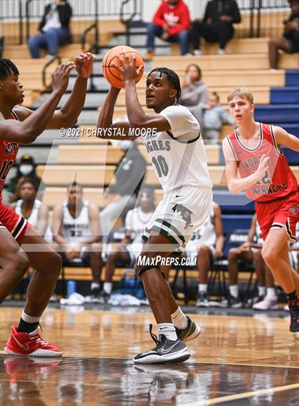 Thumbnail 3 in Langston Hughes vs. North Gwinnett (Lemon Street Classic) photogallery.