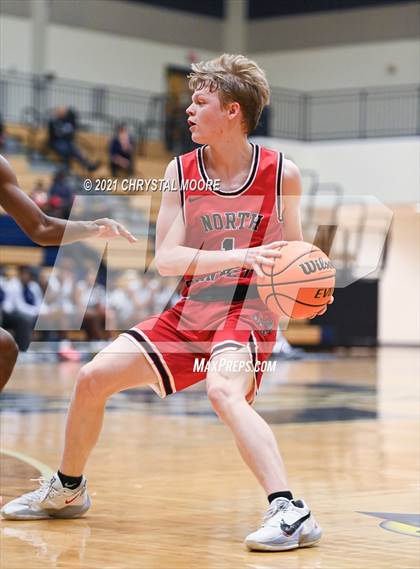 Thumbnail 1 in Langston Hughes vs. North Gwinnett (Lemon Street Classic) photogallery.