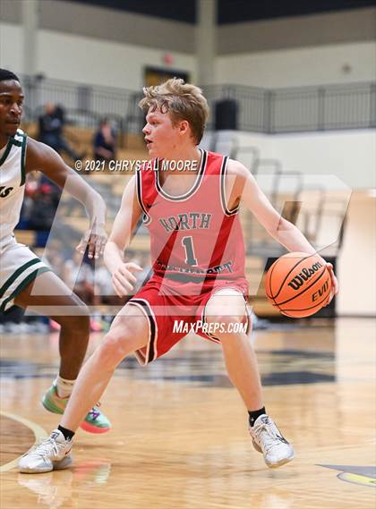 Thumbnail 3 in Langston Hughes vs. North Gwinnett (Lemon Street Classic) photogallery.