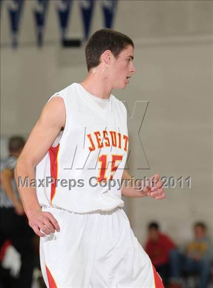 Thumbnail 2 in Strake Jesuit vs. Jesuit (Father Barry Christmas Classic) photogallery.