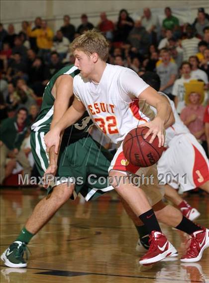 Thumbnail 1 in Strake Jesuit vs. Jesuit (Father Barry Christmas Classic) photogallery.