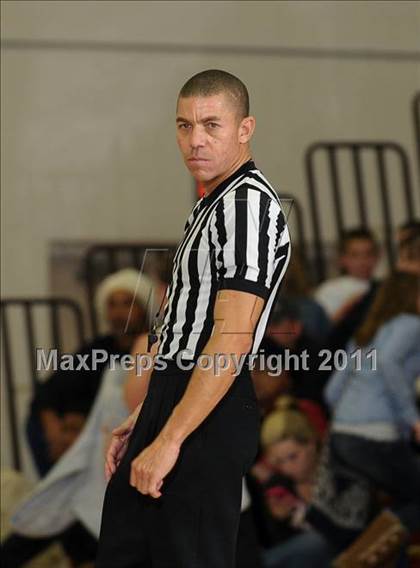 Thumbnail 2 in Strake Jesuit vs. Jesuit (Father Barry Christmas Classic) photogallery.