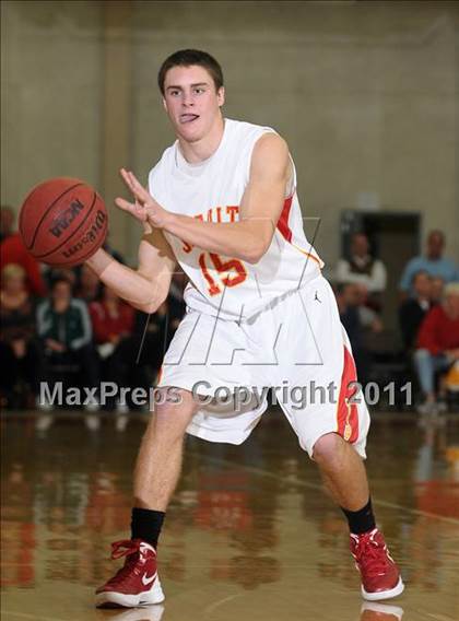 Thumbnail 3 in Strake Jesuit vs. Jesuit (Father Barry Christmas Classic) photogallery.