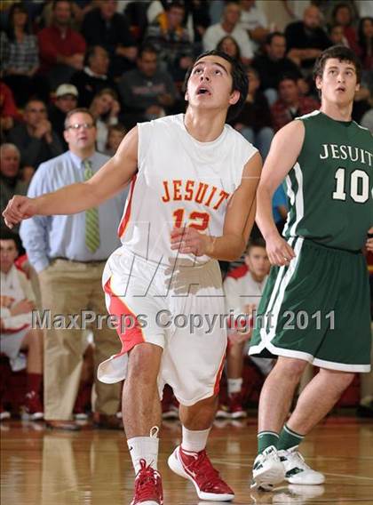 Thumbnail 2 in Strake Jesuit vs. Jesuit (Father Barry Christmas Classic) photogallery.