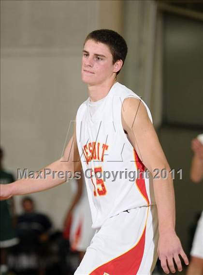 Thumbnail 1 in Strake Jesuit vs. Jesuit (Father Barry Christmas Classic) photogallery.
