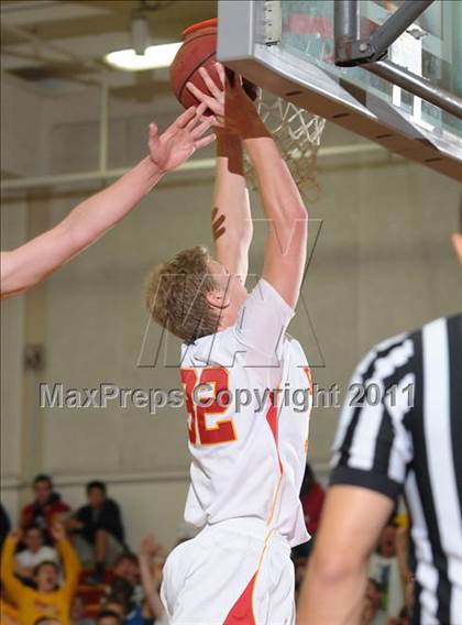 Thumbnail 3 in Strake Jesuit vs. Jesuit (Father Barry Christmas Classic) photogallery.