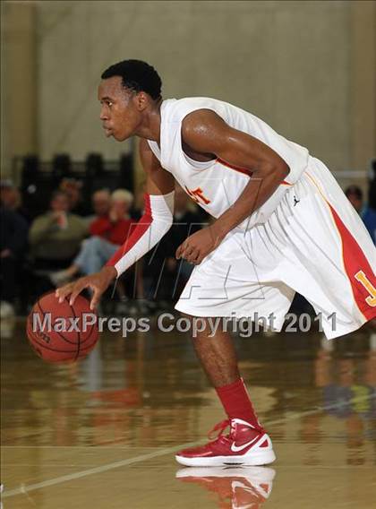 Thumbnail 2 in Strake Jesuit vs. Jesuit (Father Barry Christmas Classic) photogallery.