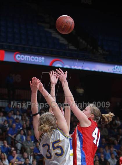 Thumbnail 1 in Berlin vs. Bacon Academy (CIAC Class M Final) photogallery.