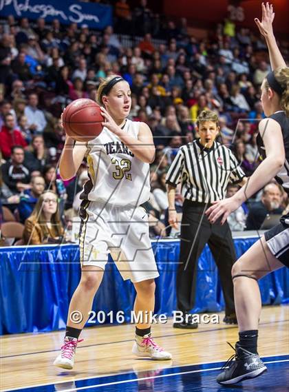 Thumbnail 2 in Canton vs. Thomaston (CIAC Class S Final) photogallery.