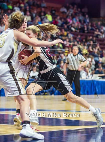 Thumbnail 3 in Canton vs. Thomaston (CIAC Class S Final) photogallery.