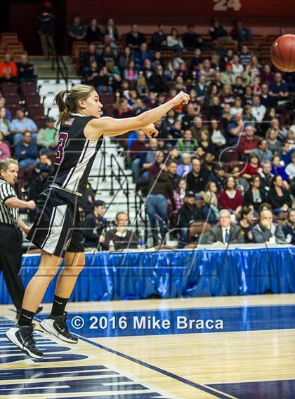 Thumbnail 3 in Canton vs. Thomaston (CIAC Class S Final) photogallery.